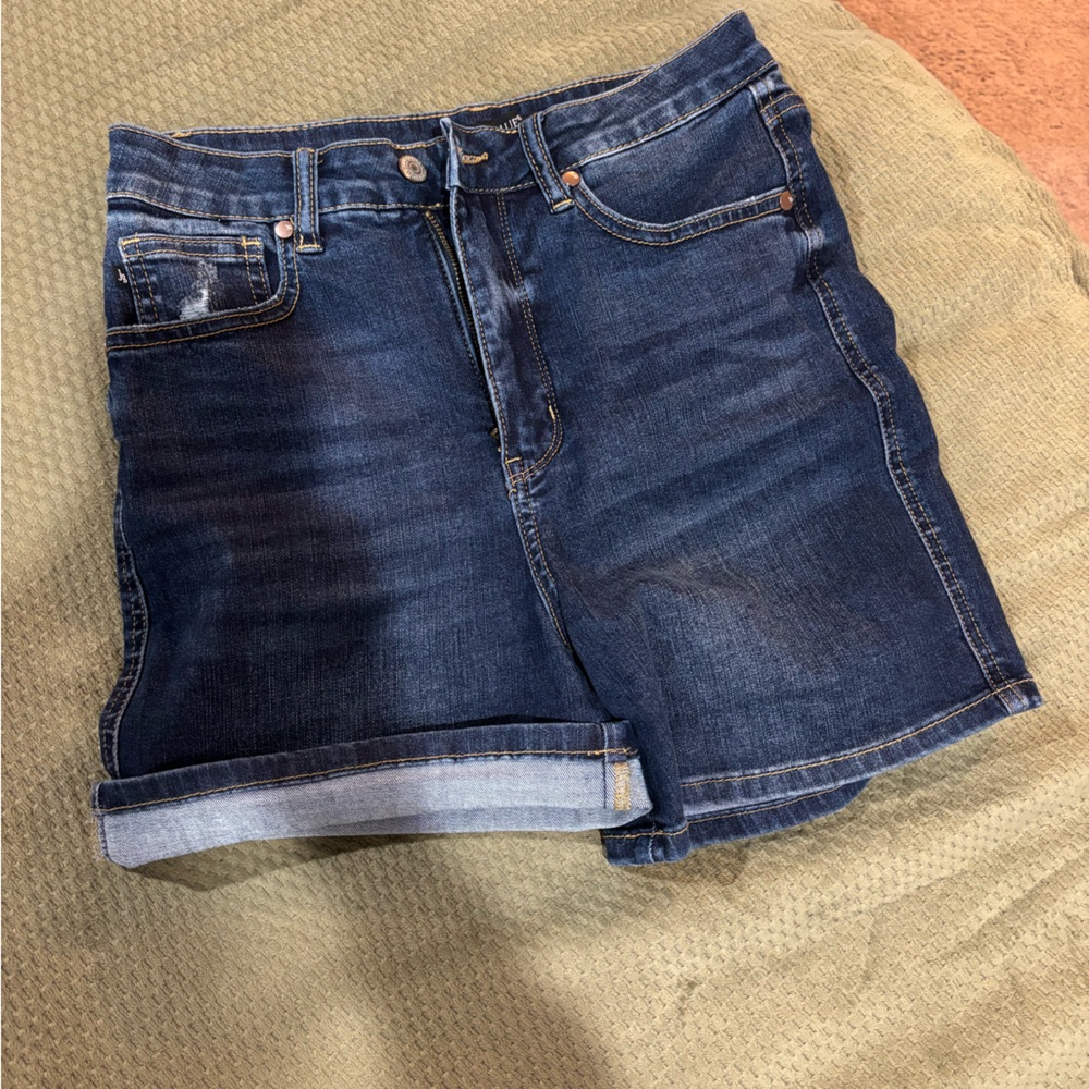 Judy Blue Dark Wash Jean Shorts